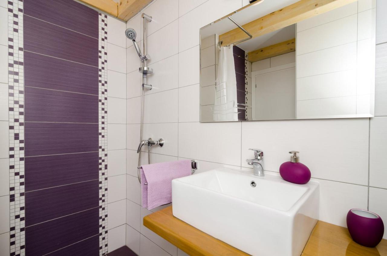 Lavender Garden Apartment *