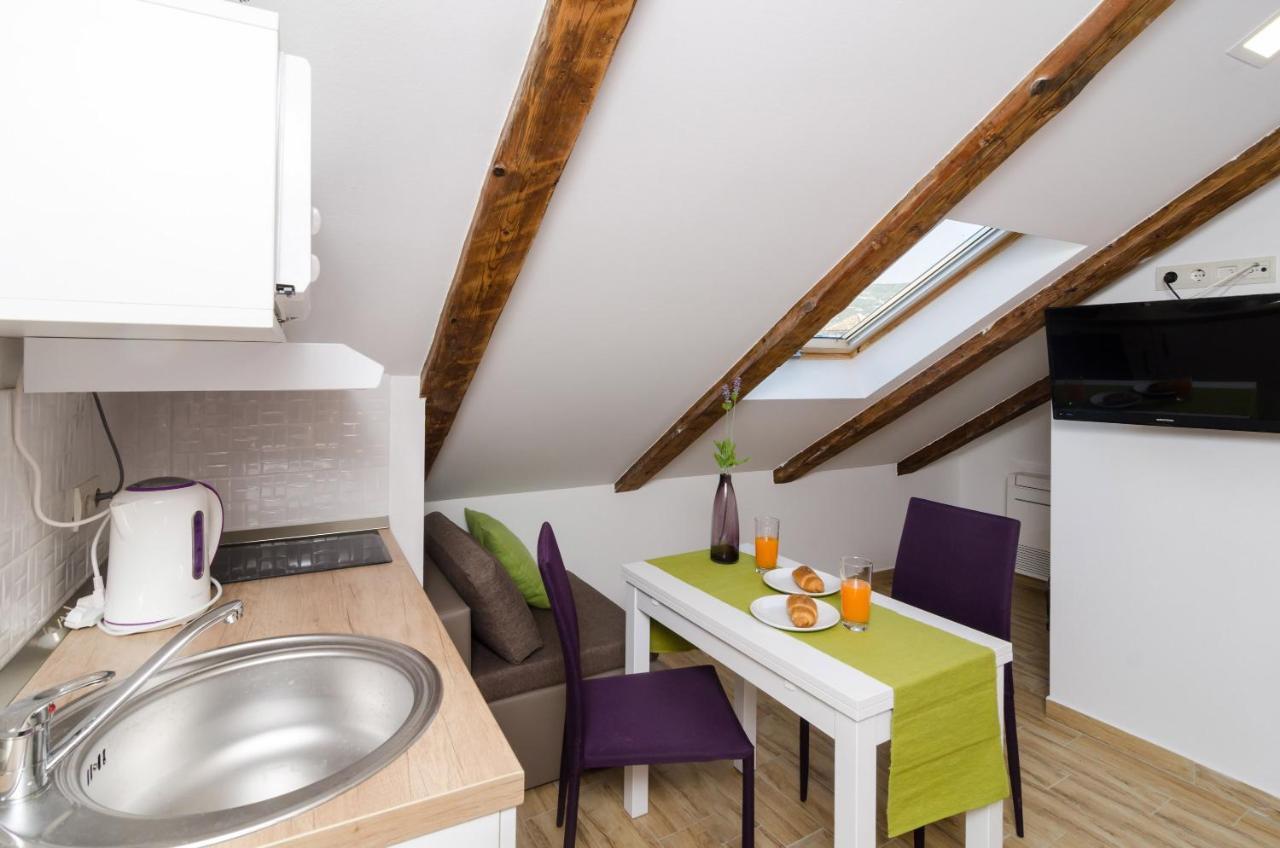 Lavender Garden Apartment *